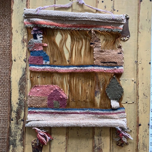 HANDMADE VINTAGE LLAMA CROCHET WOVEN WALL DECOR OS - Picture 7 of 9